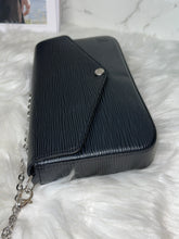 Load image into Gallery viewer, LOUIS VUITTON Pochette Félicie Epi Leather - Black