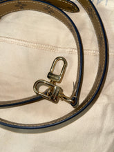 Load image into Gallery viewer, LOUIS VUITTON Monogram Reverse Canvas Pochette Metis