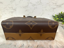 Load image into Gallery viewer, LOUIS VUITTON On-The-Go Reverse MM