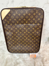 Load image into Gallery viewer, LOUIS VUITTON Monogram Canvas Pegase 45 Cabin Size Luggage