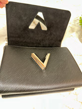 Load image into Gallery viewer, LOUIS VUITTON Epi Leather Twist MM