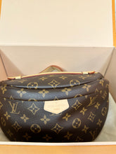 Load image into Gallery viewer, LOUIS VUITTON Monogram Bumbag