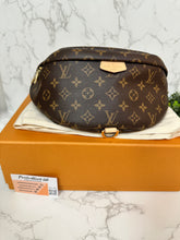 Load image into Gallery viewer, LOUIS VUITTON Monogram Bumbag
