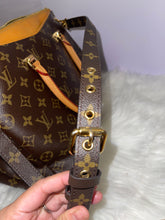 Load image into Gallery viewer, LOUIS VUITTON Pallas Monogram MM