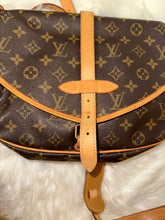 Load image into Gallery viewer, LOUIS VUITTON Monogram Saumur 30