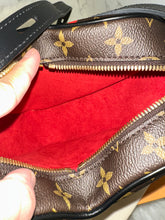 Load image into Gallery viewer, LOUIS VUITTON Monogram Fall In Love Sac Coeur