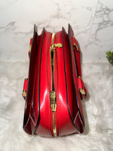 Load image into Gallery viewer, LOUIS VUITTON Epi Leather Pont Neuf