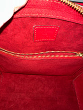 Load image into Gallery viewer, LOUIS VUITTON Epi Leather Pont Neuf