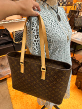 Load image into Gallery viewer, LOUIS VUITTON Monogram Luco