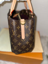 Load image into Gallery viewer, LOUIS VUITTON Monogram Canvas Montaigne BB Bag