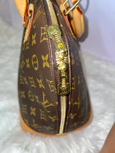 Load image into Gallery viewer, LOUIS VUITTON Monogram Canvas Alma PM