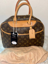 Load image into Gallery viewer, LOUIS VUITTON Deauville Monogram Canvas