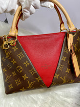 Load image into Gallery viewer, LOUIS VUITTON V Tote