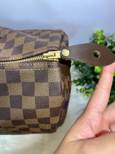 Load image into Gallery viewer, LOUIS VUITTON Damier Ebene Speedy 35