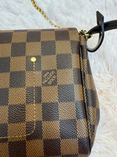 Load image into Gallery viewer, LOUIS VUITTON
Damier Canvas Favorite MM Bag with Long strap removable
