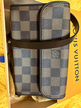 Load image into Gallery viewer, Louis Vuitton Florentine DE
