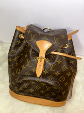 Load image into Gallery viewer, LOUIS VUITTON Montsouris MM Backpack
