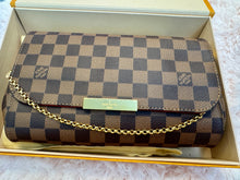 Load image into Gallery viewer, LOUIS VUITTON
Damier Canvas Favorite MM Bag with Long strap removable
