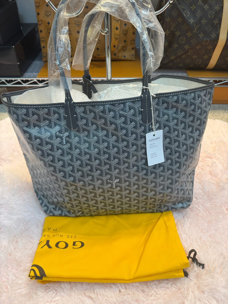 GOYARD
Grey Chevron Print Coated Canvas St. Louis PM Tote Bag