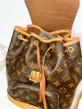Load image into Gallery viewer, LOUIS VUITTON Montsouris MM Backpack
