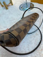 Load image into Gallery viewer, LOUIS VUITTON
Damier Canvas Favorite MM Bag with Long strap removable
