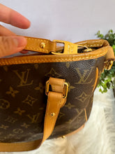 Load image into Gallery viewer, Louis Vuitton Estrella
