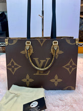 Load image into Gallery viewer, Louis Vuitton Onthego MM canvas reverse monogram
