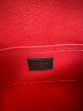 Load image into Gallery viewer, LOUIS VUITTON
Damier Canvas Favorite MM Bag with Long strap removable
