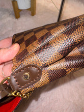 Load image into Gallery viewer, LOUIS VUITTON
Damier Canvas Favorite MM Bag with Long strap removable
