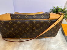 Load image into Gallery viewer, Louis Vuitton Estrella
