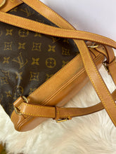 Load image into Gallery viewer, LOUIS VUITTON Montsouris MM Backpack
