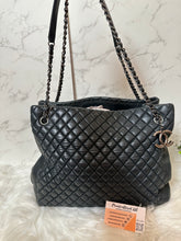 Load image into Gallery viewer, CHANEL Bubble Quilted Tote MM
