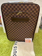 Load image into Gallery viewer, LOUIS VUITTON Damier Ebene Pegase 45
