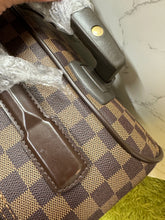 Load image into Gallery viewer, LOUIS VUITTON Damier Ebene Pegase 45
