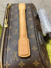Load image into Gallery viewer, LOUIS VUITTON Monogram Pegase 45
