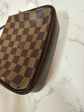 Load image into Gallery viewer, louis vuitton damier ebene pochette - 4
