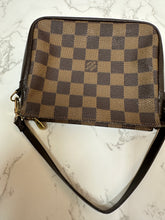 Load image into Gallery viewer, louis vuitton damier ebene pochette - 2
