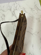 Load image into Gallery viewer, louis vuitton damier ebene pochette - 7
