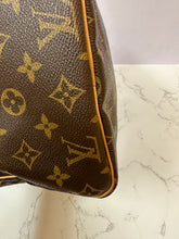 Load image into Gallery viewer, LOUIS VUITTON Monogram Speedy 30
