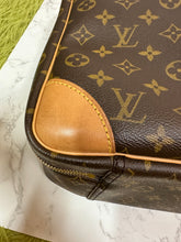 Load image into Gallery viewer, LOUIS VUITTON Monogram Sirius 45

