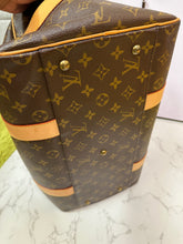 Load image into Gallery viewer, LOUIS VUITTON Monogram Canvas Carryall Bag
