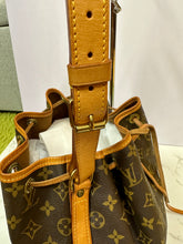 Load image into Gallery viewer, LOUIS VUITTON Monogram Canvas Petit Noe
