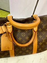 Load image into Gallery viewer, LOUIS VUITTON Monogram Keepall 50

