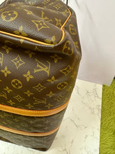 Load image into Gallery viewer, LOUIS VUITTON Monogram Keepall 50
