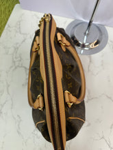 Load image into Gallery viewer, LOUIS VUITTON Monogram Tivoli PM
