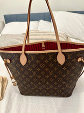 Load image into Gallery viewer, LOUIS VUITTON Neverfull MM
