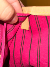 Load image into Gallery viewer, LOUIS VUITTON Neverfull MM
