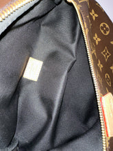 Load image into Gallery viewer, LOUIS VUITTON Monogram Canvas Bumbag
