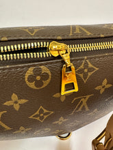 Load image into Gallery viewer, LOUIS VUITTON Monogram Canvas Bumbag

