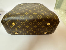 Load image into Gallery viewer, LOUIS VUITTON Monogram Montaigne BB
